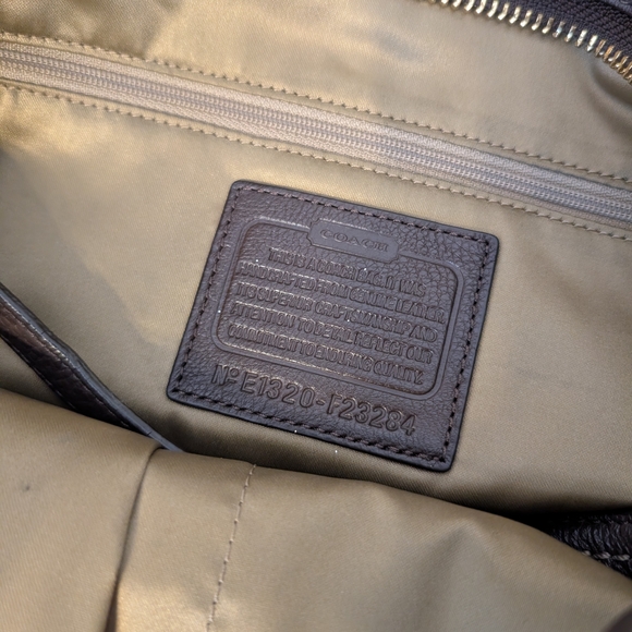 Vintage Y2K Style Coach Should Bag - Picture 3 of 3